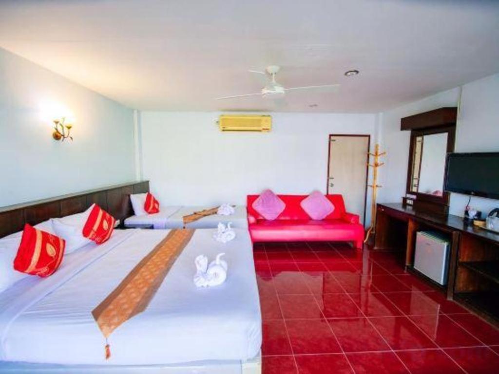 Hotel Oyo 343 Wanna Marine Patong Exterior foto