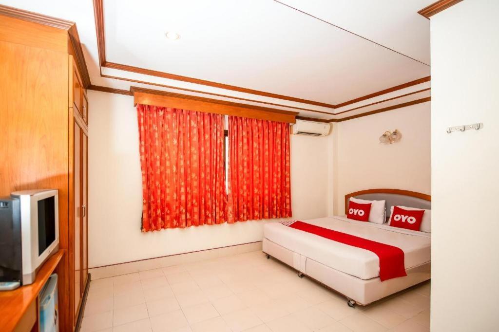 Hotel Oyo 343 Wanna Marine Patong Exterior foto
