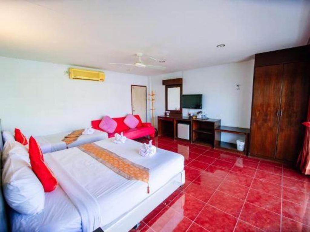 Hotel Oyo 343 Wanna Marine Patong Exterior foto