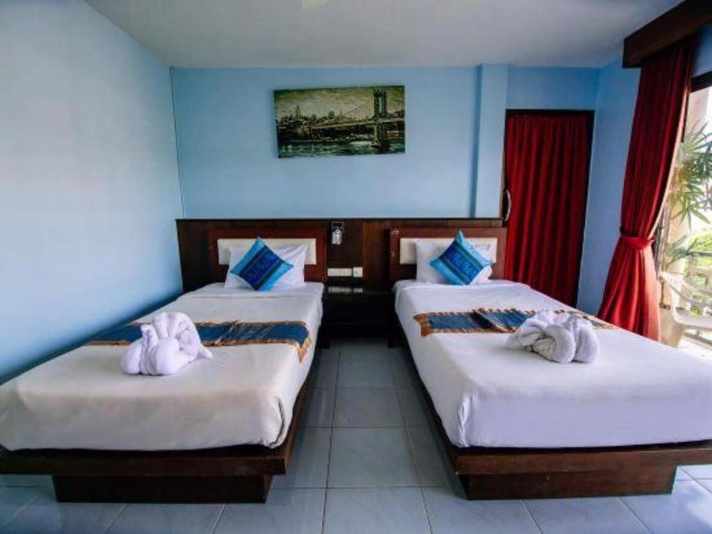 Hotel Oyo 343 Wanna Marine Patong Exterior foto
