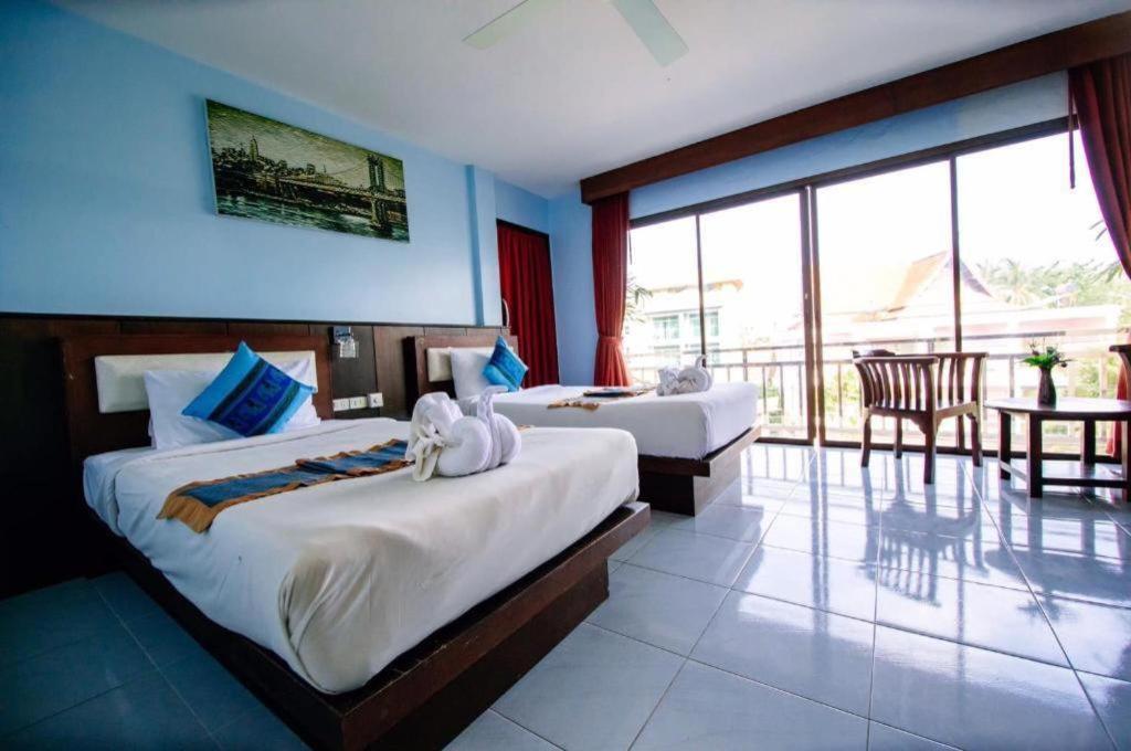 Hotel Oyo 343 Wanna Marine Patong Exterior foto